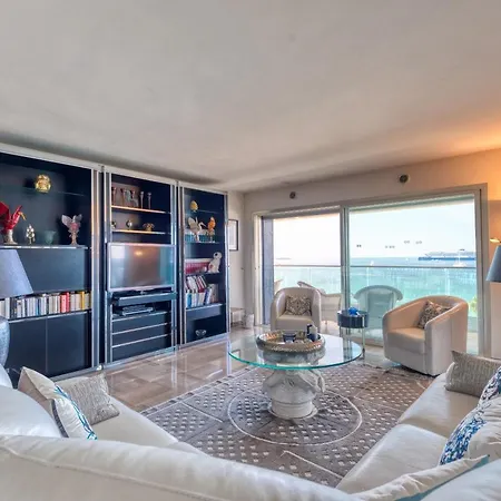 Palais D'orsay 3 Bedrooms Apartment