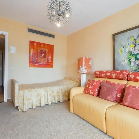 Palais D'orsay 3 Bedrooms *